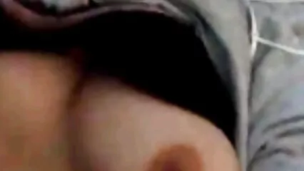 Fue a chupar con un extraño mexicanas porno gratis para no mojarse bajo la lluvia