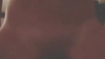 Semen fluyendo hacia fuera